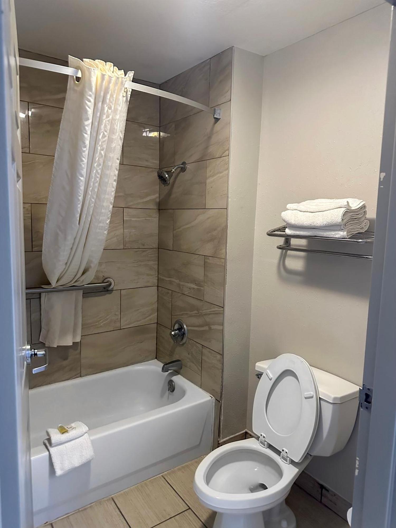 Days Inn & Suites By Wyndham Opelousas Eksteriør bilde